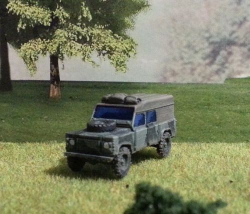 Land Rover Defender (1:48 scale)